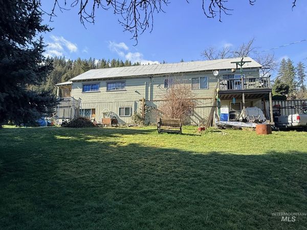 335 N Pine St, Peck, ID 83545