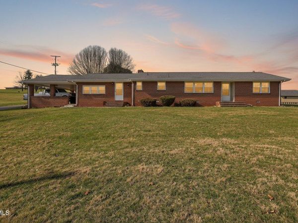 42 Hurt Avenue, Lebanon, VA 24266