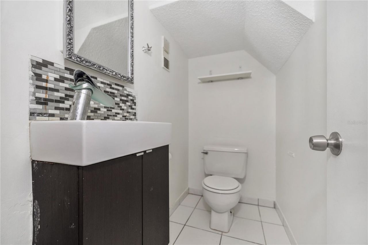 14414 Reuter Strasse Circle, Unit 212, Tampa, FL 33613 Photo