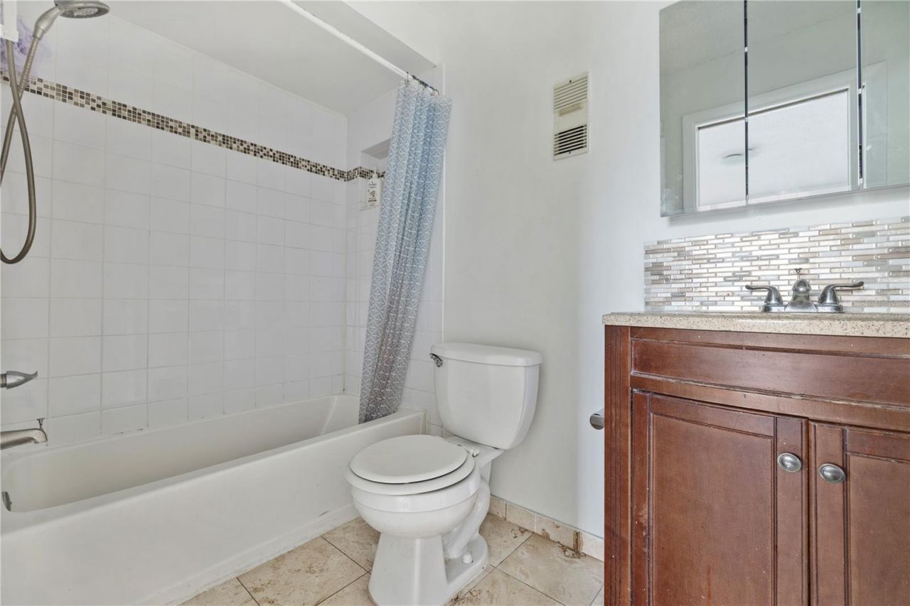 14414 Reuter Strasse Circle, Unit 212, Tampa, FL 33613 Photo