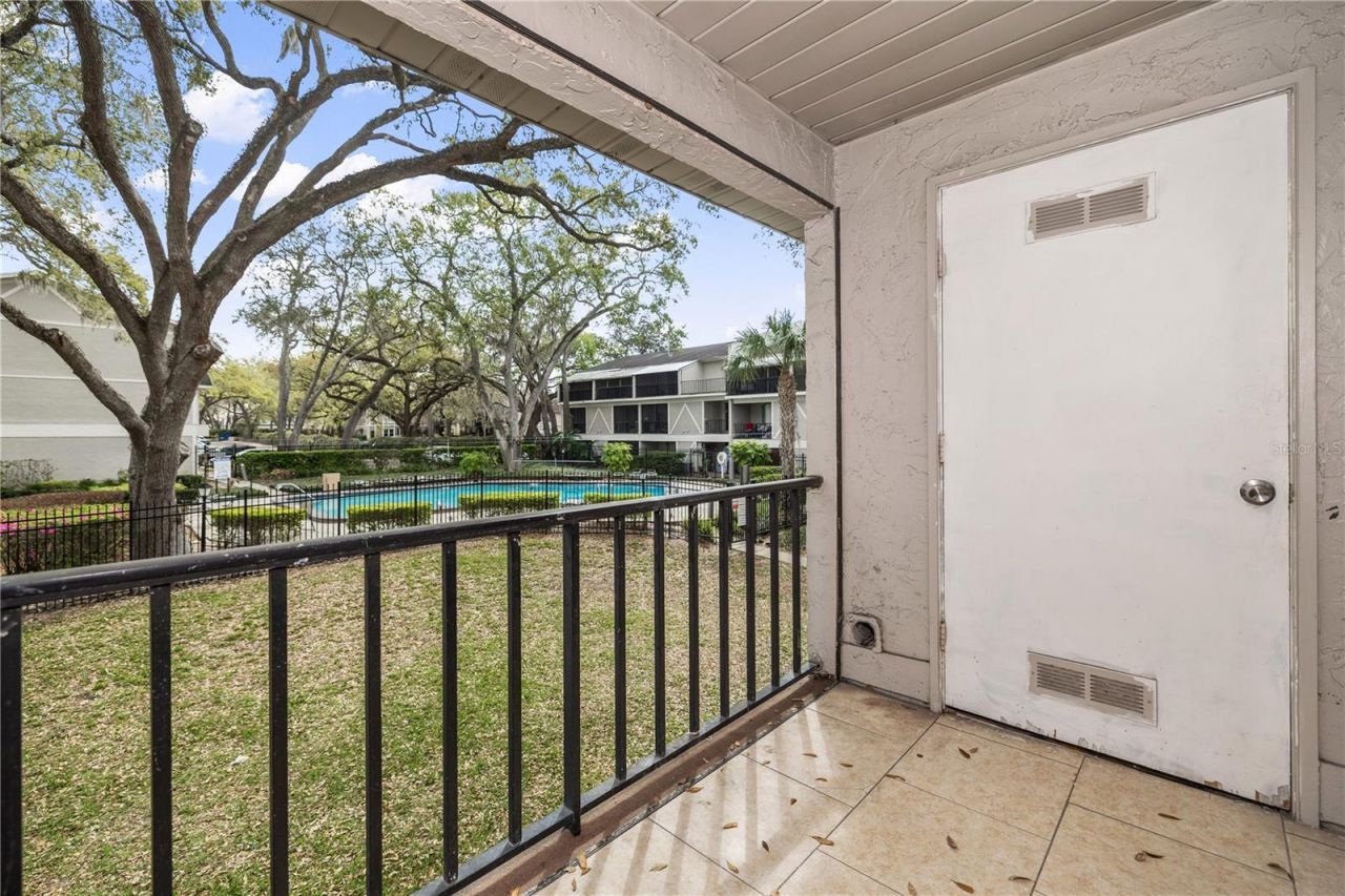 14414 Reuter Strasse Circle, Unit 212, Tampa, FL 33613 Photo