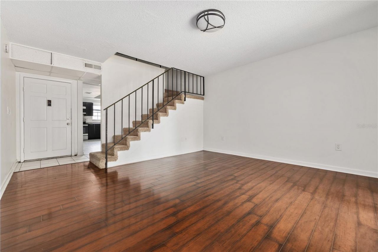 14414 Reuter Strasse Circle, Unit 212, Tampa, FL 33613 Photo