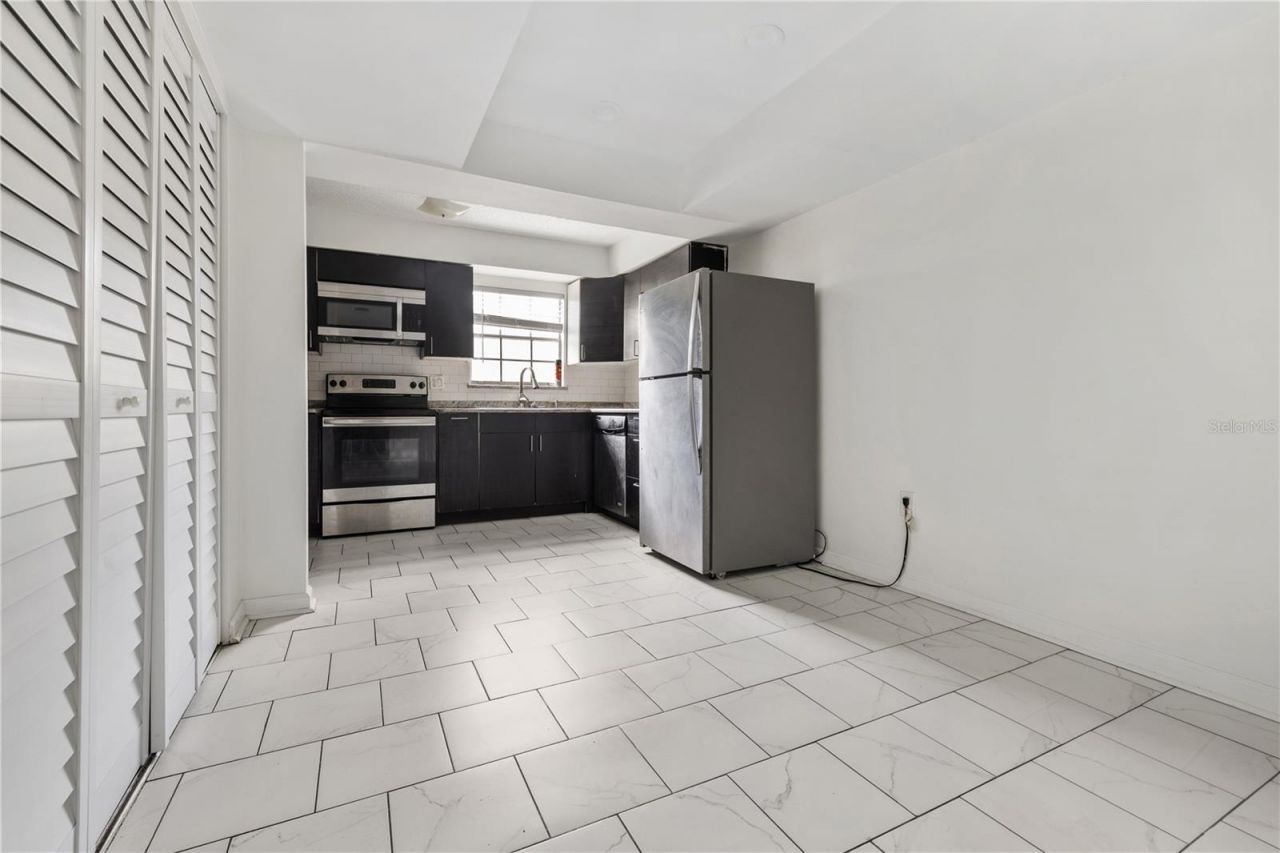 14414 Reuter Strasse Circle, Unit 212, Tampa, FL 33613 Photo