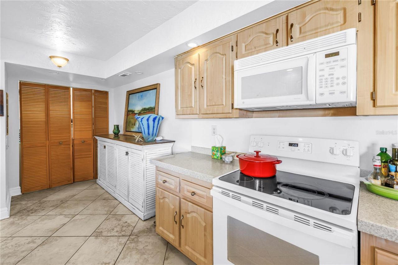 5825 Puerta Del Sol Boulevard S, Unit 464, Saint Petersburg, FL 33715 Photo