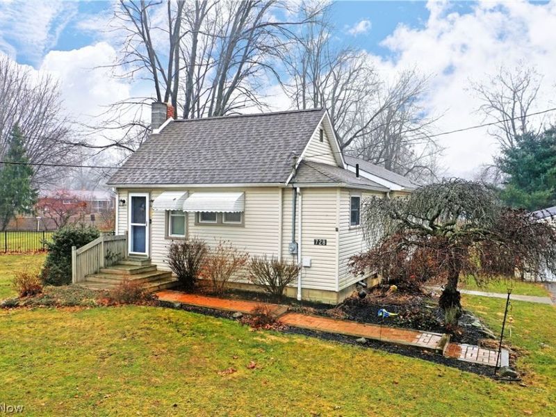 728 Potic Drive, Leavittsburg, OH 44430 Photo 1