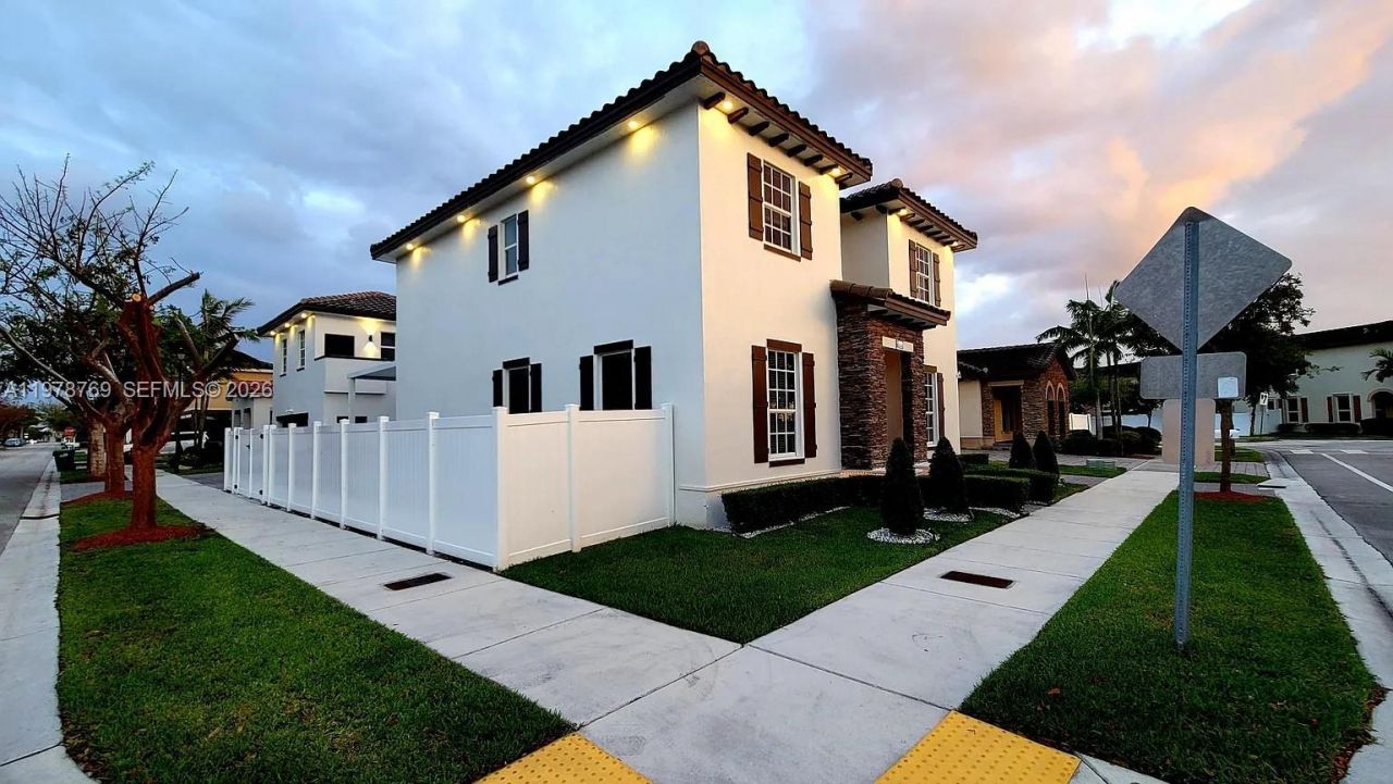 17070 SW 91st St, Miami, FL 33196 Photo