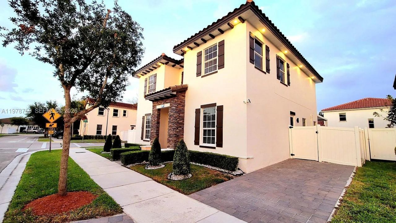 17070 SW 91st St, Miami, FL 33196 Photo