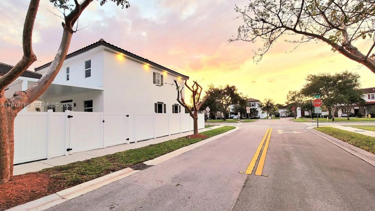 17070 SW 91st St, Miami, FL 33196 Photo