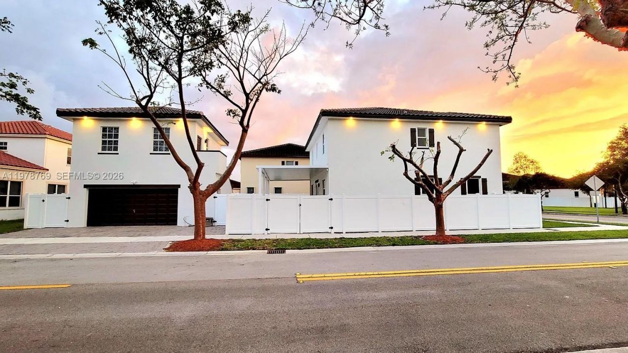 17070 SW 91st St, Miami, FL 33196 Photo