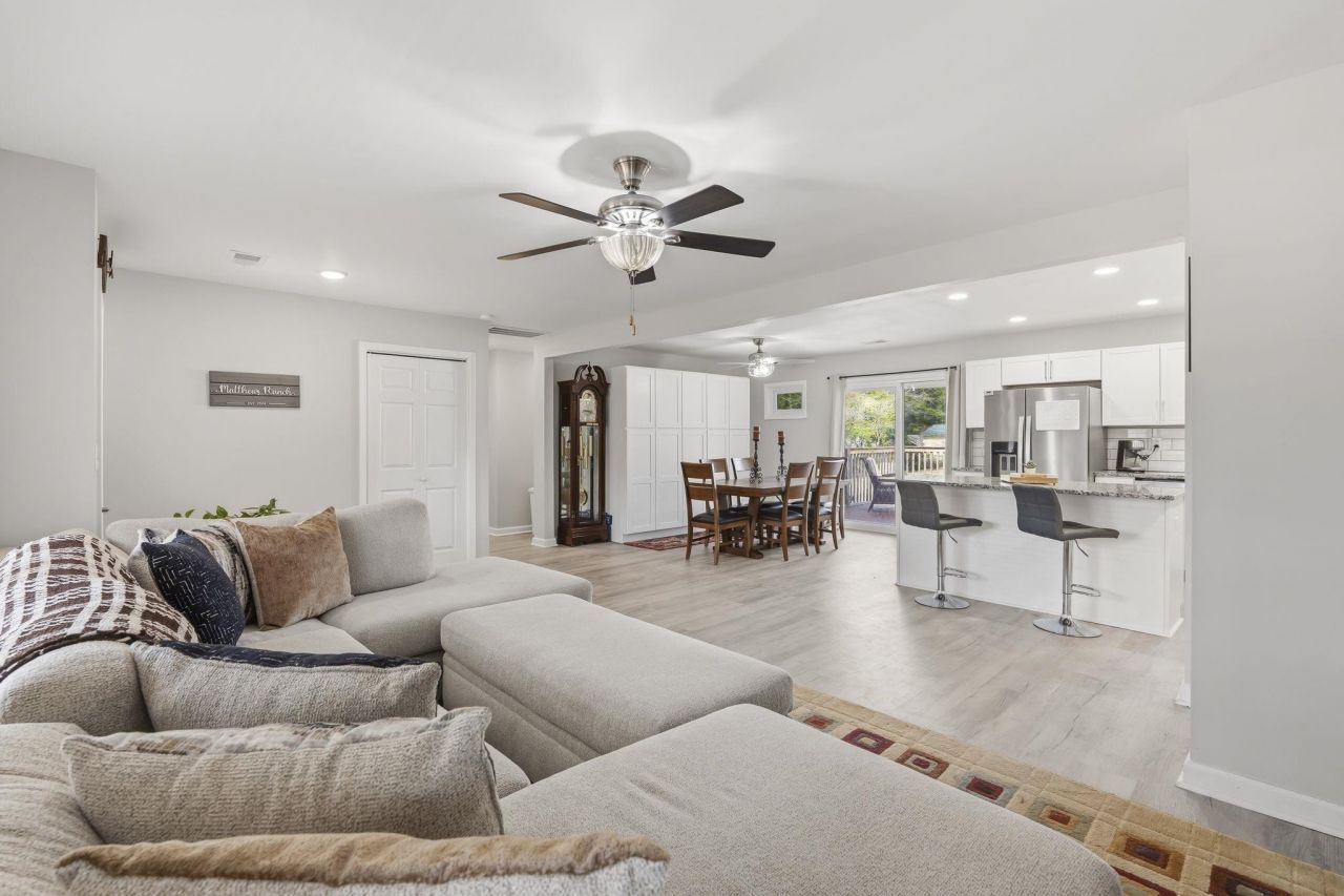 621 Highway 905 Photo 18