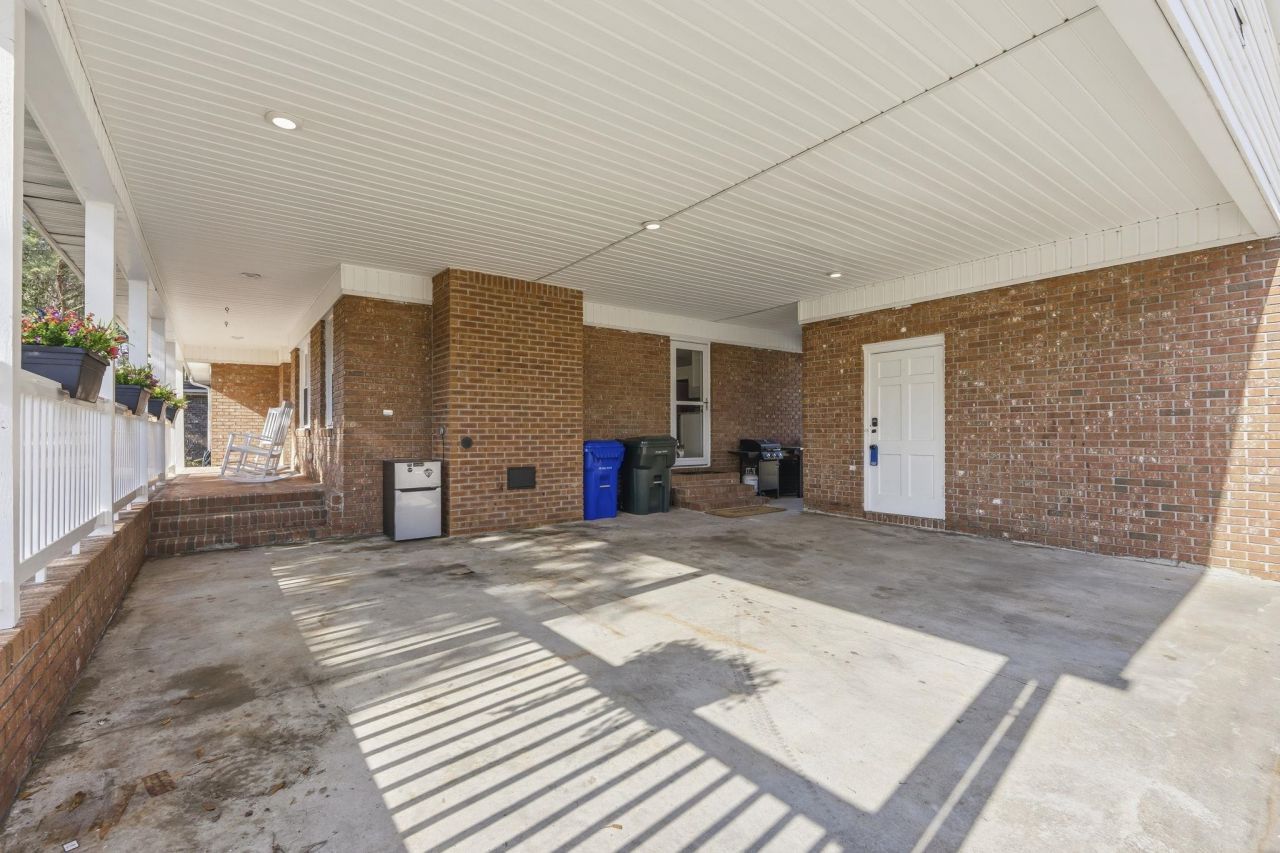 621 Highway 905 Photo 24