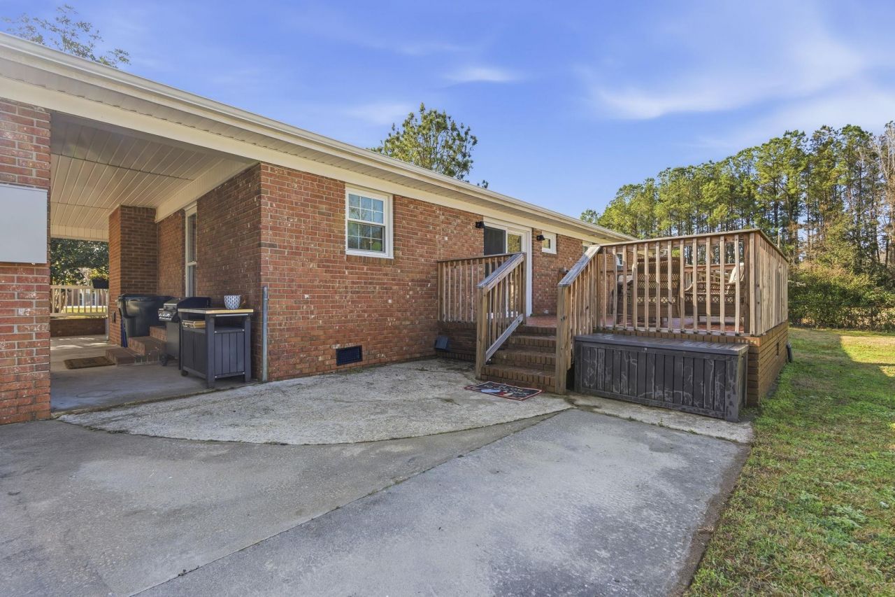 621 Highway 905 Photo 26