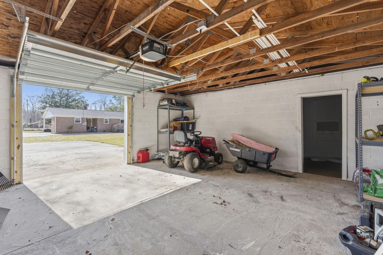 621 Highway 905 Photo 37