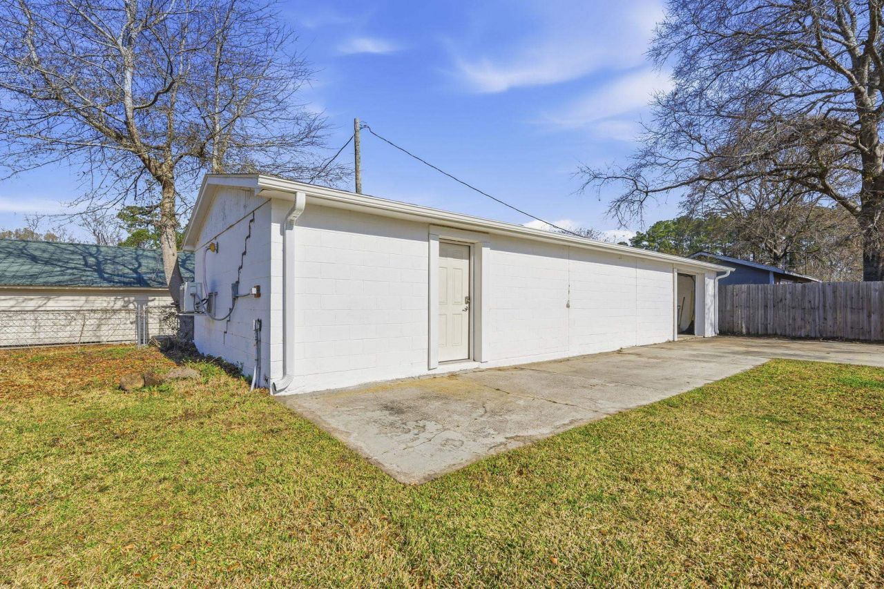 621 Highway 905 Photo 39