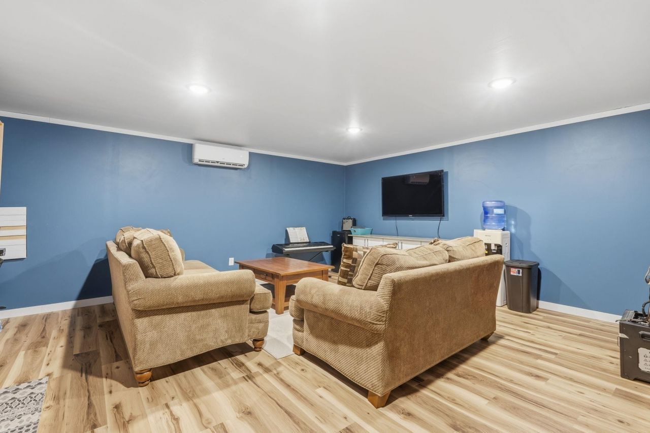 621 Highway 905 Photo 40