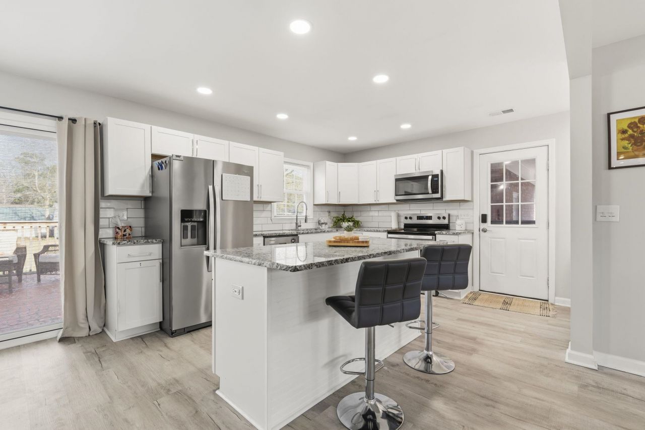 621 Highway 905 Photo 9