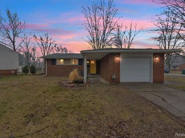 27445 Doreen Street, Farmington Hills, MI 48336