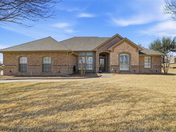 6812 Wild Stallion Road, Fort Worth, TX 76126