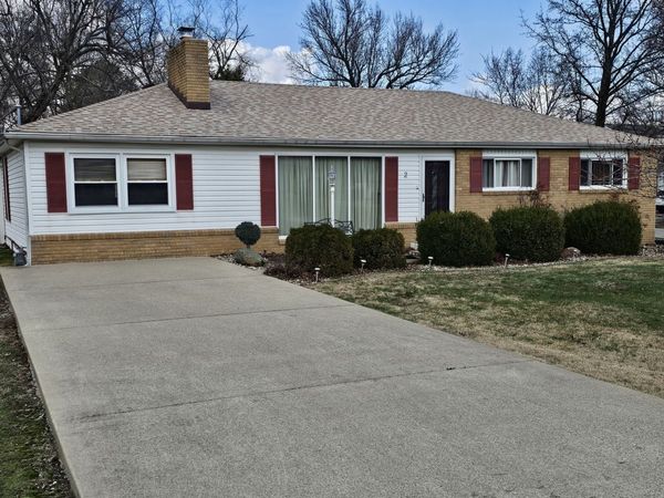 2 Linnview Drive , Mt Vernon, IL 62864