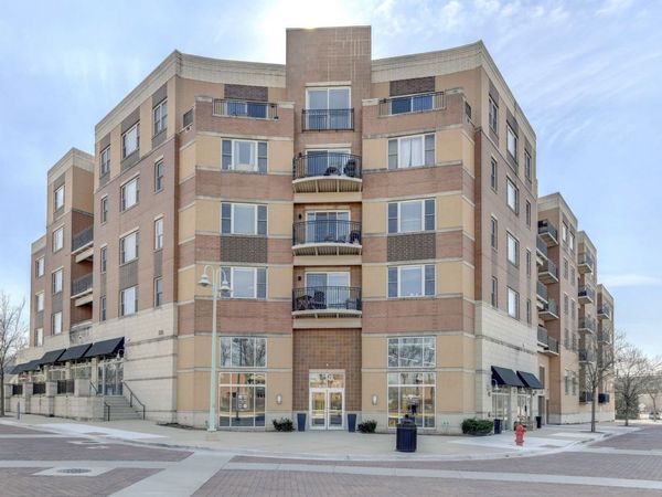 300 Village Circle , Unit 503, Willow Springs, IL 60480