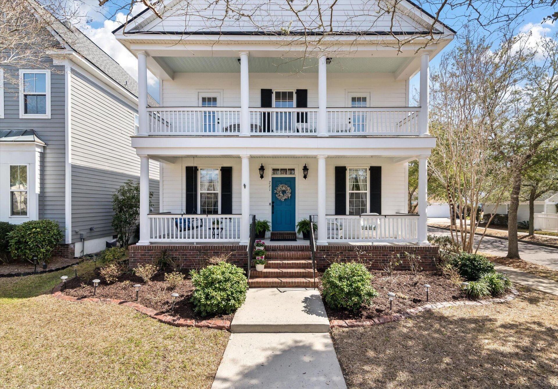 221 White Gables Drive Photo 1