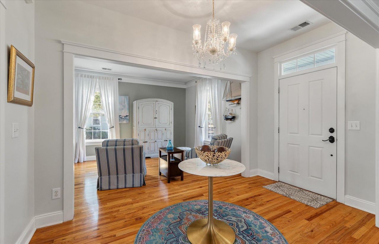 221 White Gables Drive Photo 10