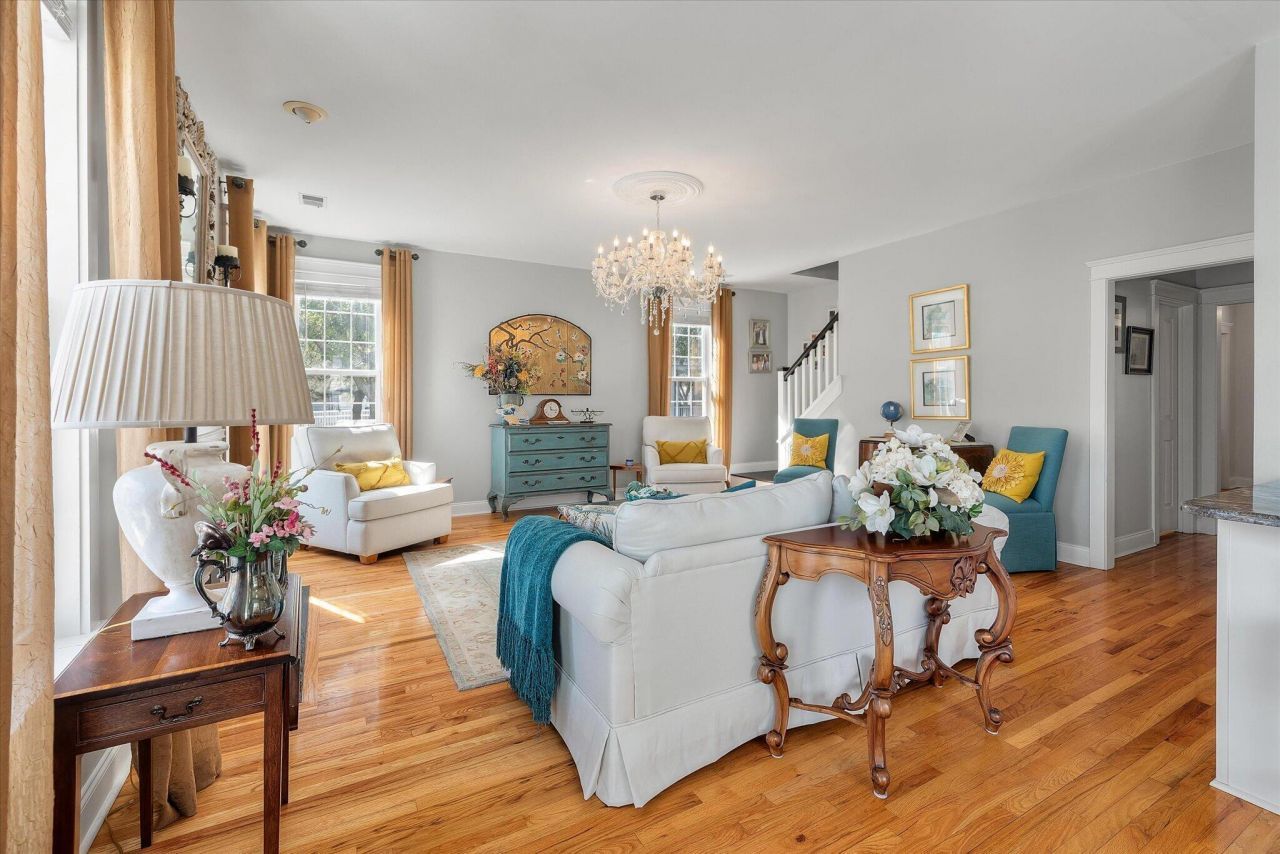 221 White Gables Drive Photo 14