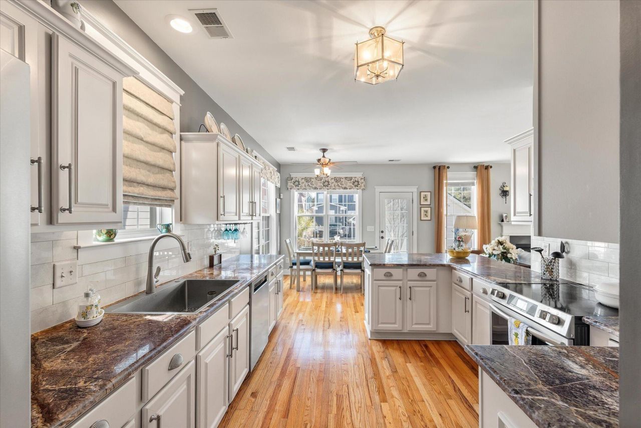 221 White Gables Drive Photo 25