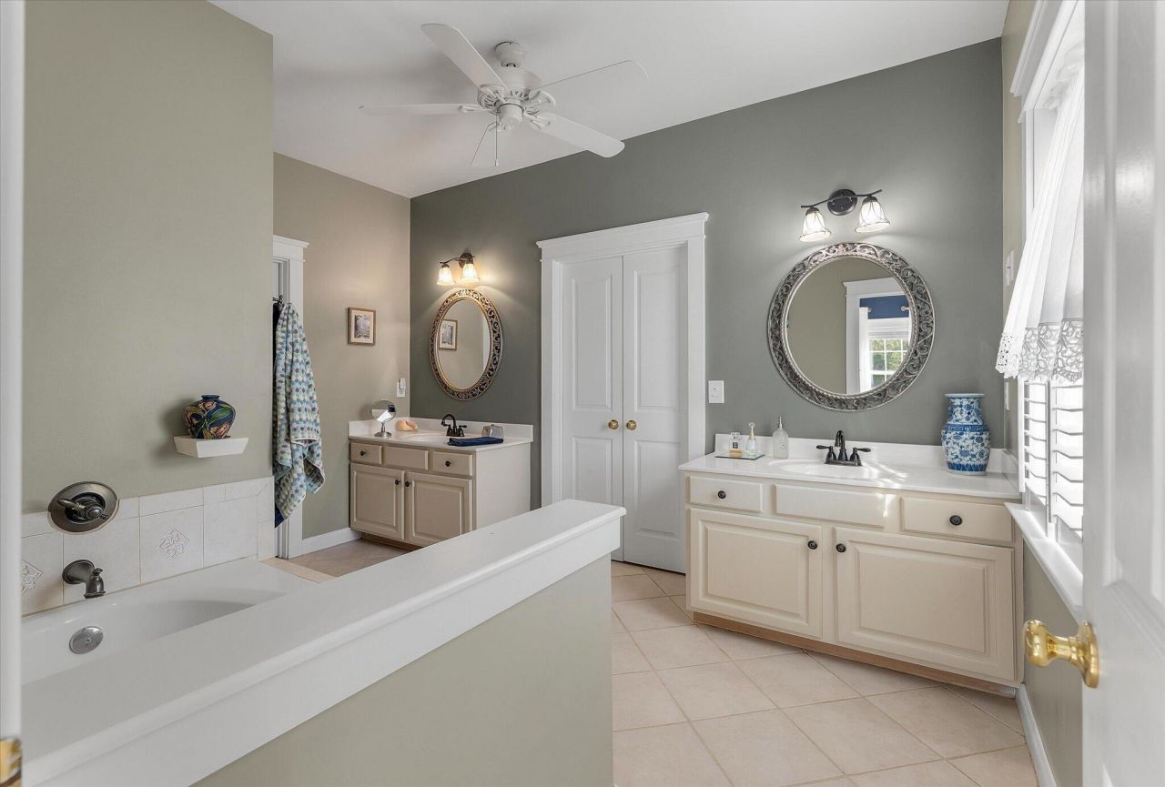 221 White Gables Drive Photo 29