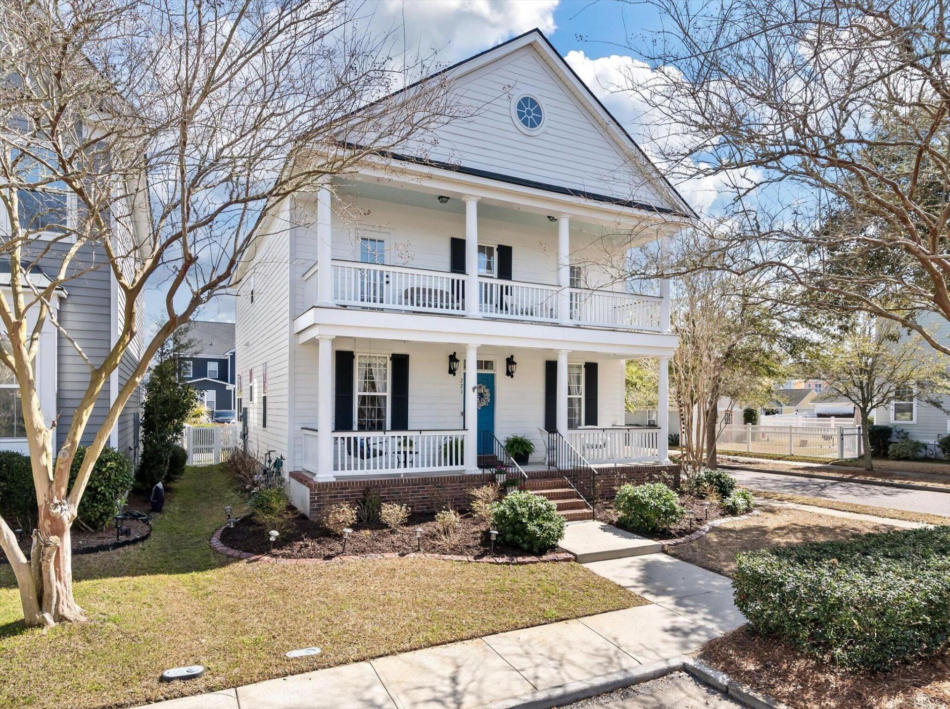 221 White Gables Drive Photo 3