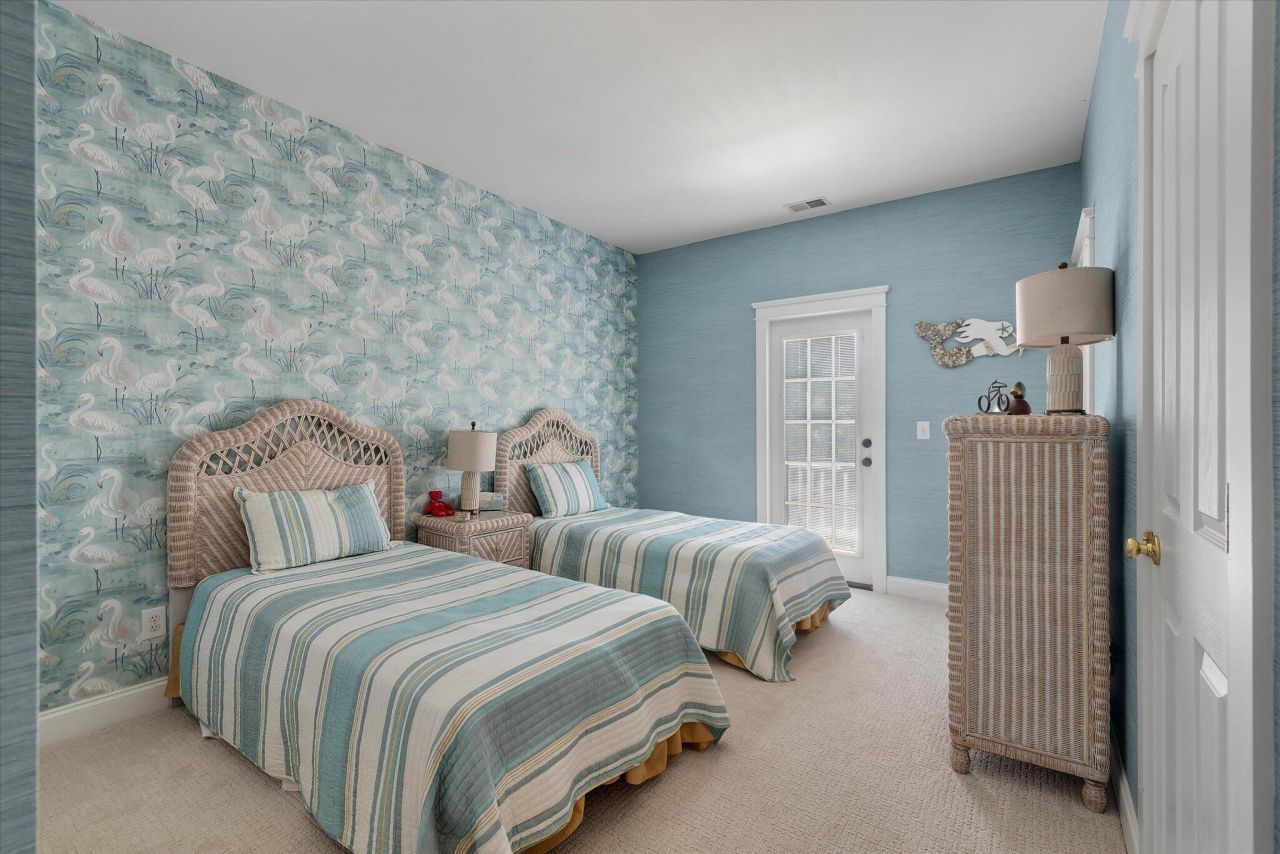 221 White Gables Drive Photo 31