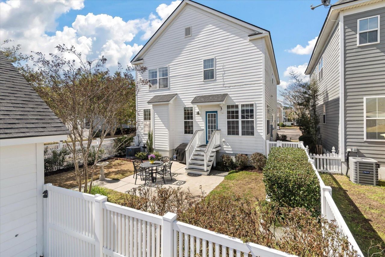 221 White Gables Drive Photo 40