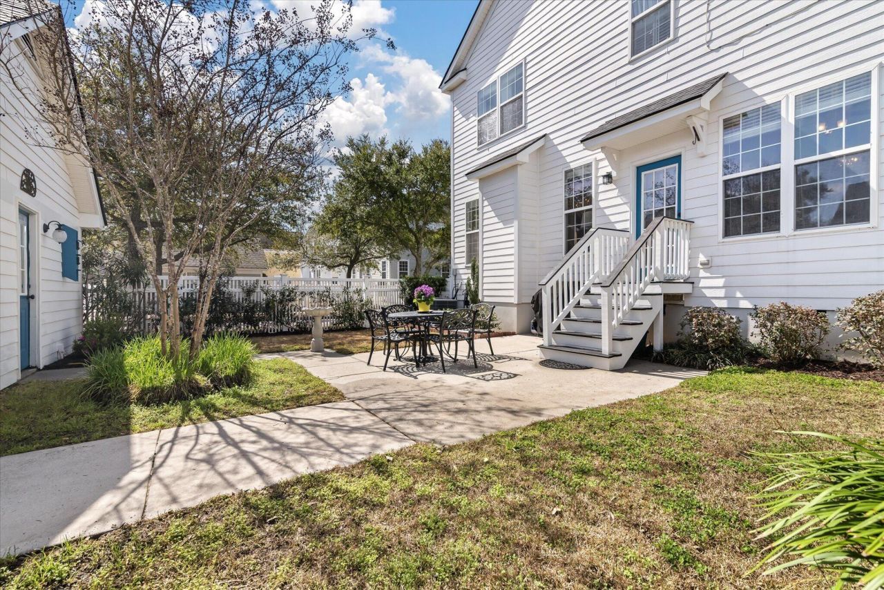 221 White Gables Drive Photo 41