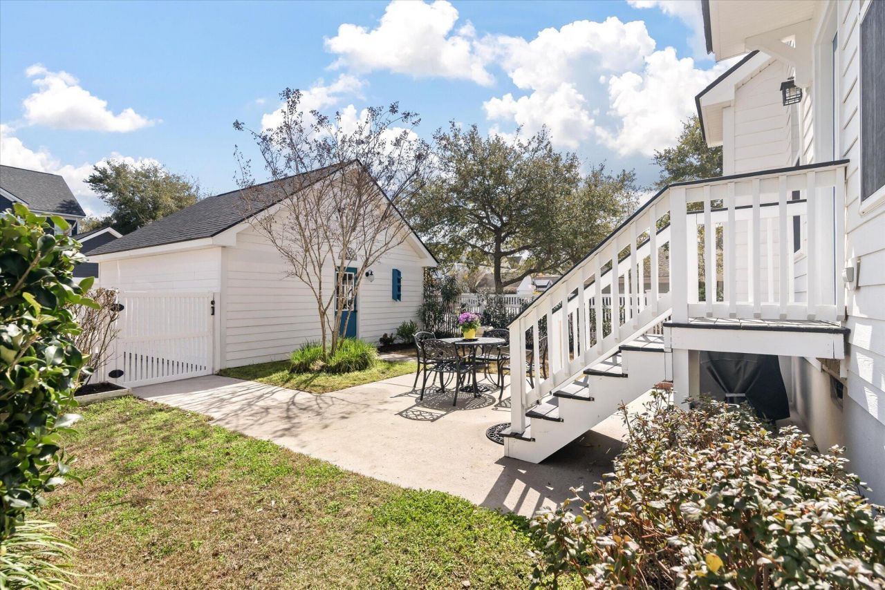 221 White Gables Drive Photo 42