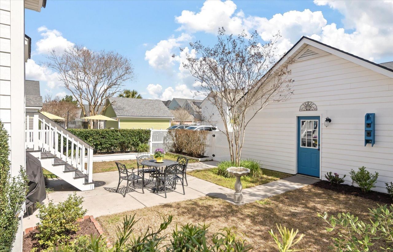 221 White Gables Drive Photo 44