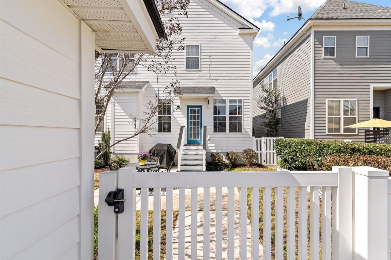 221 White Gables Drive Photo 45