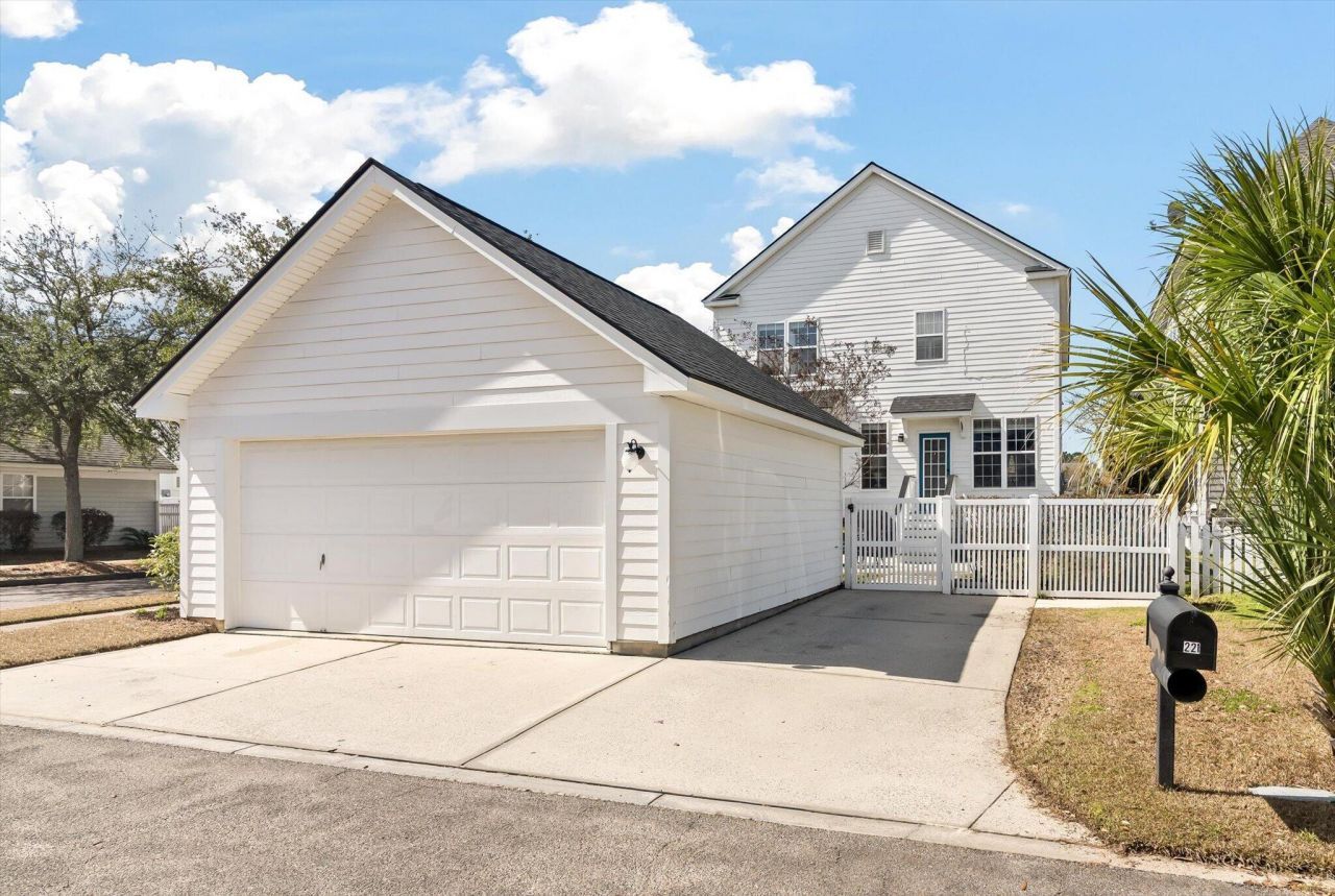 221 White Gables Drive Photo 46