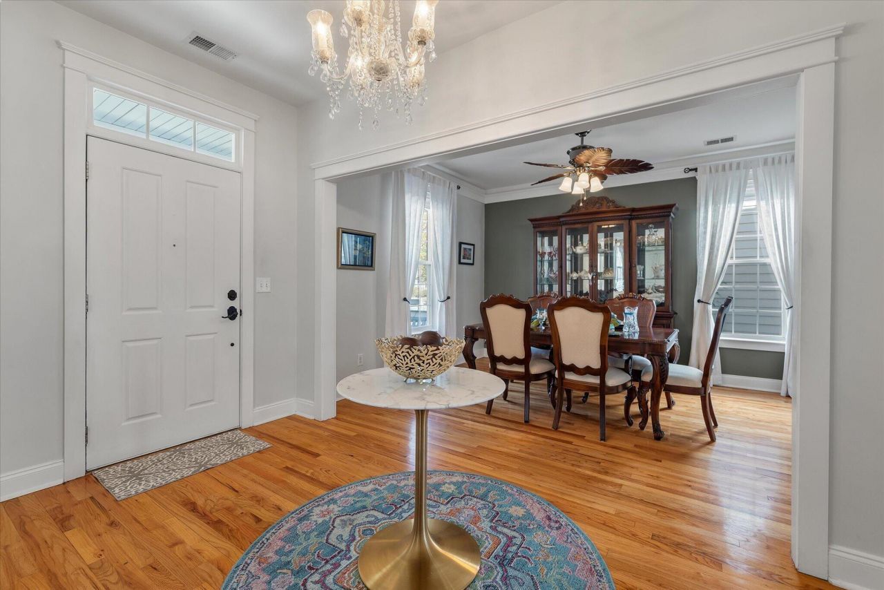 221 White Gables Drive Photo 8