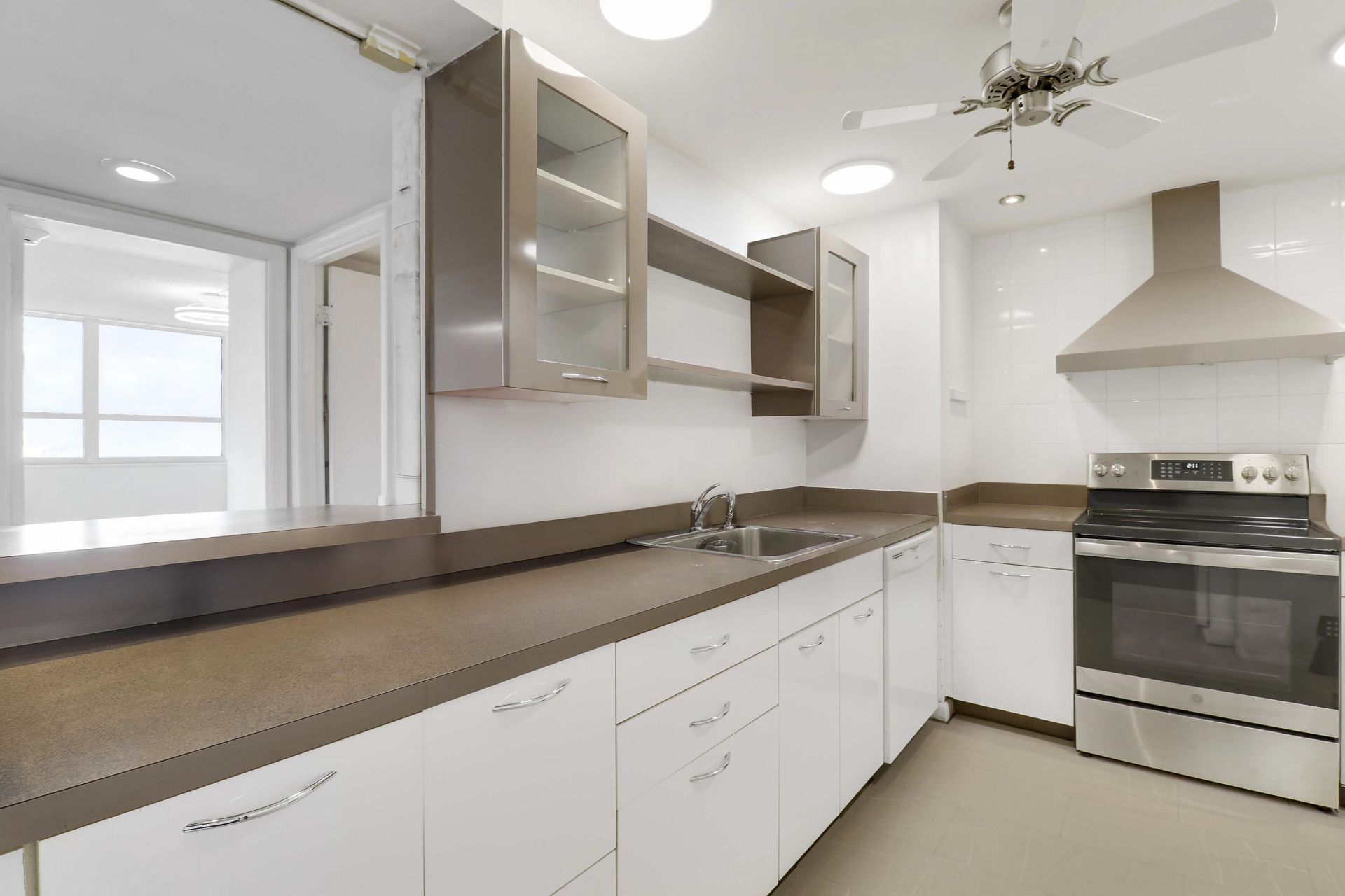 5600 N Flagler Drive, Unit 1001, West Palm Beach, FL 33407 Photo