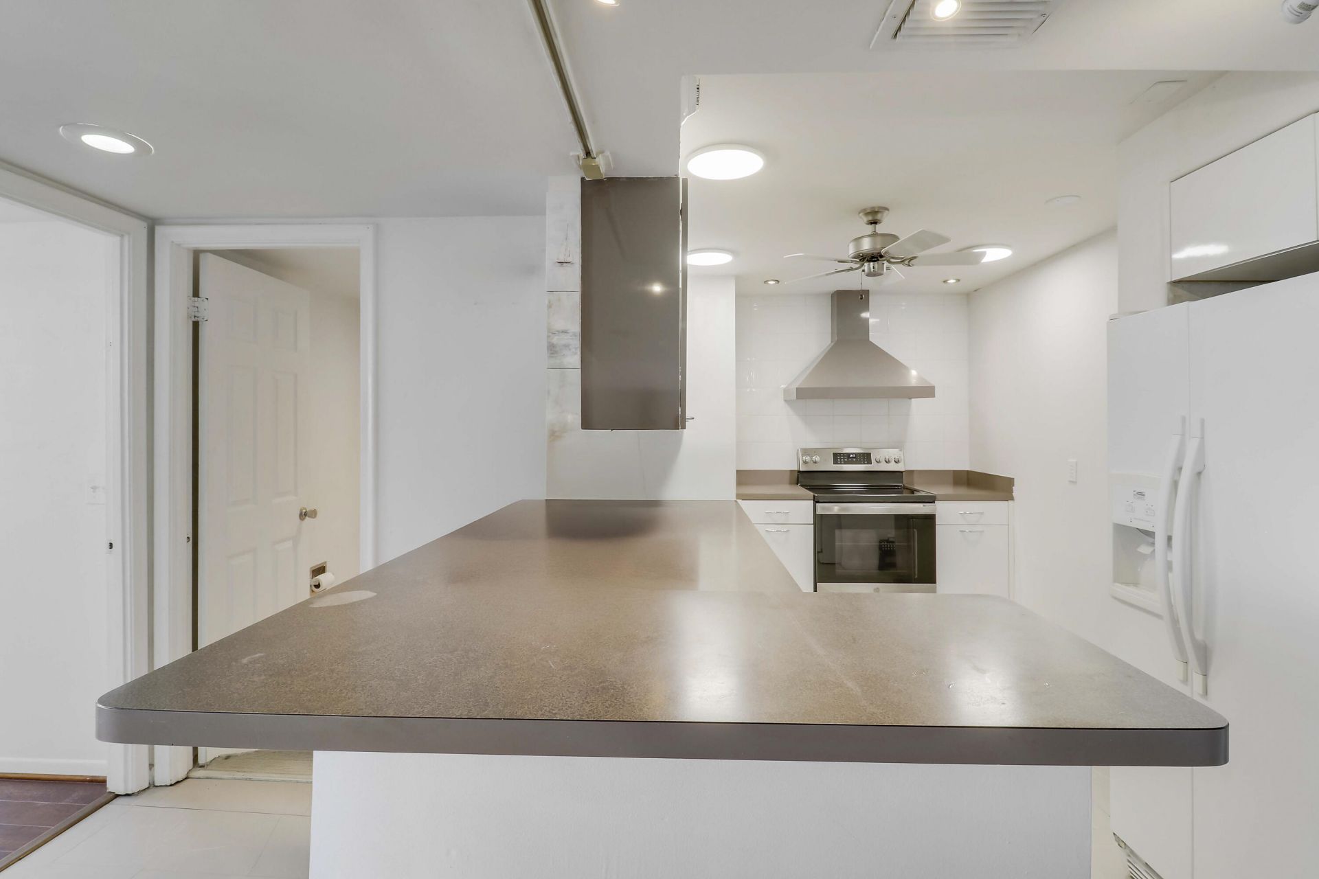 5600 N Flagler Drive, Unit 1001, West Palm Beach, FL 33407 Photo