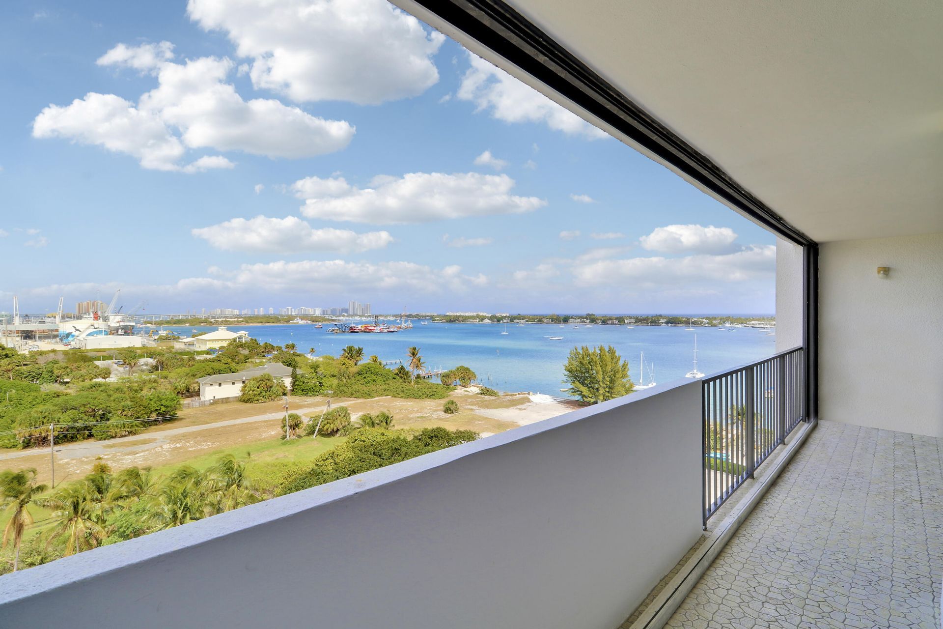 5600 N Flagler Drive, Unit 1001, West Palm Beach, FL 33407 Photo