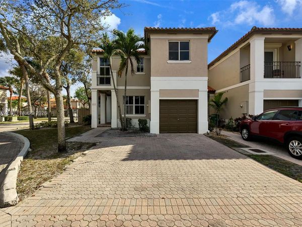 8338 NW 145th St , Miami Lakes, FL 33016