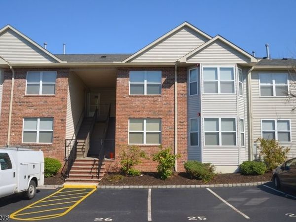 13 Gracie Rd, East Hanover, NJ 07936