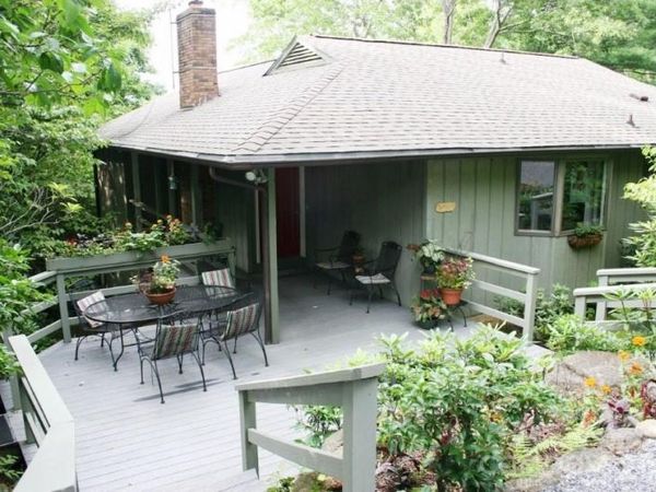 31 Rhododendron Road , Black Mountain, NC 28711