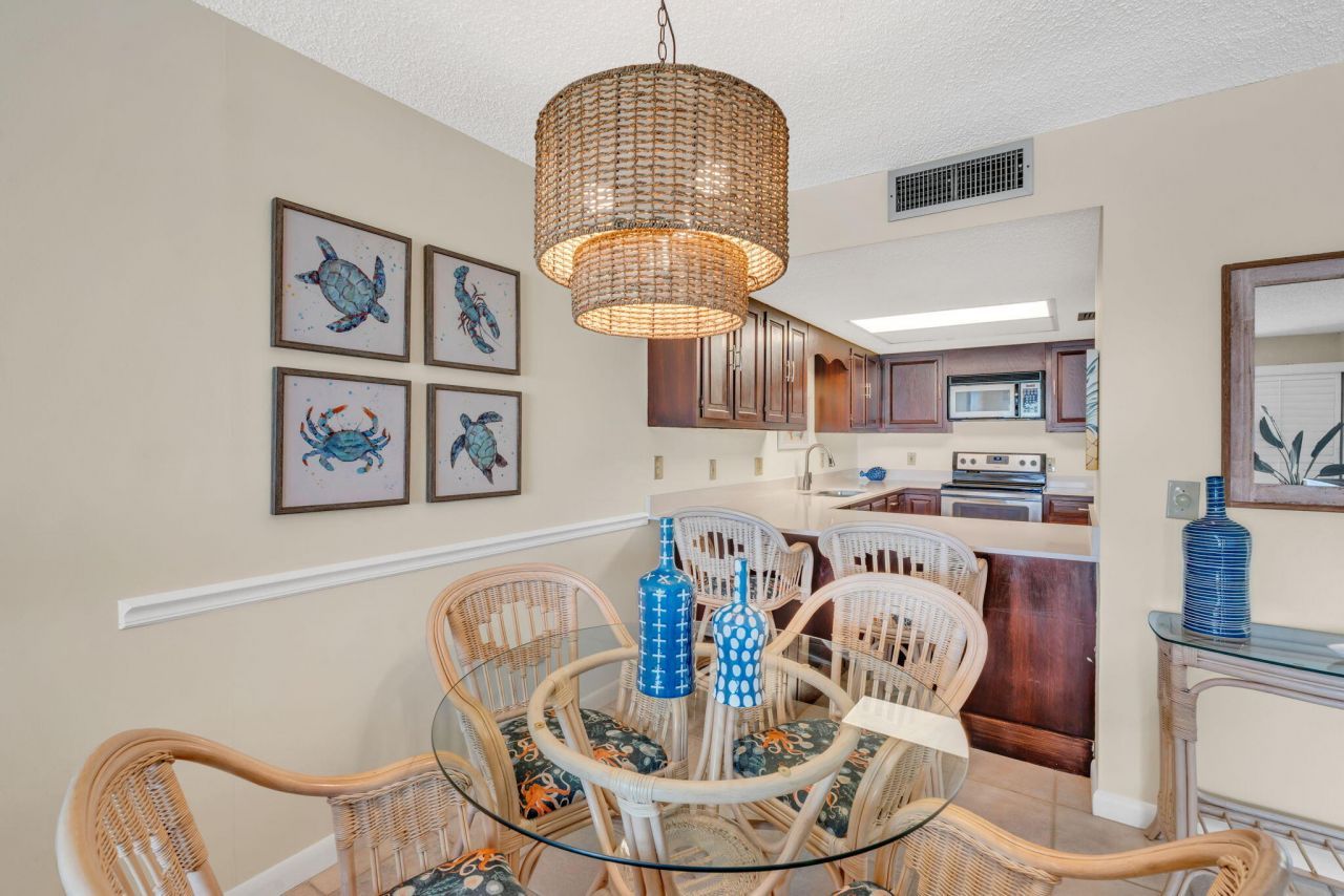 1001 W Ocean Drive, Unit 1-204, Key Colony, FL 33051 Photo