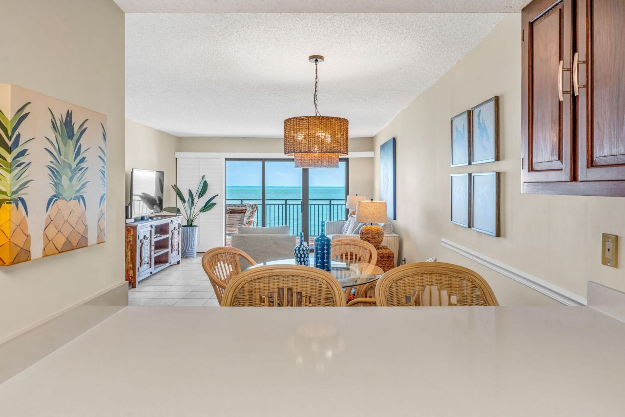 1001 W Ocean Drive, Unit 1-204, Key Colony, FL 33051 Photo