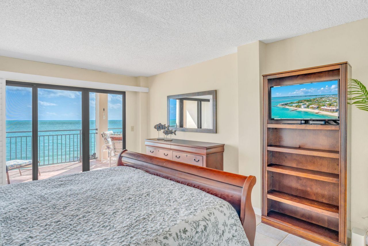 1001 W Ocean Drive, Unit 1-204, Key Colony, FL 33051 Photo