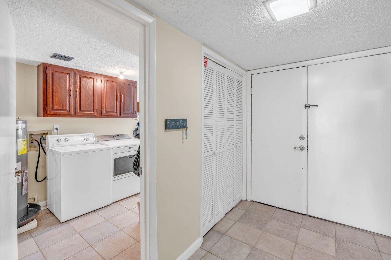 1001 W Ocean Drive, Unit 1-204, Key Colony, FL 33051 Photo