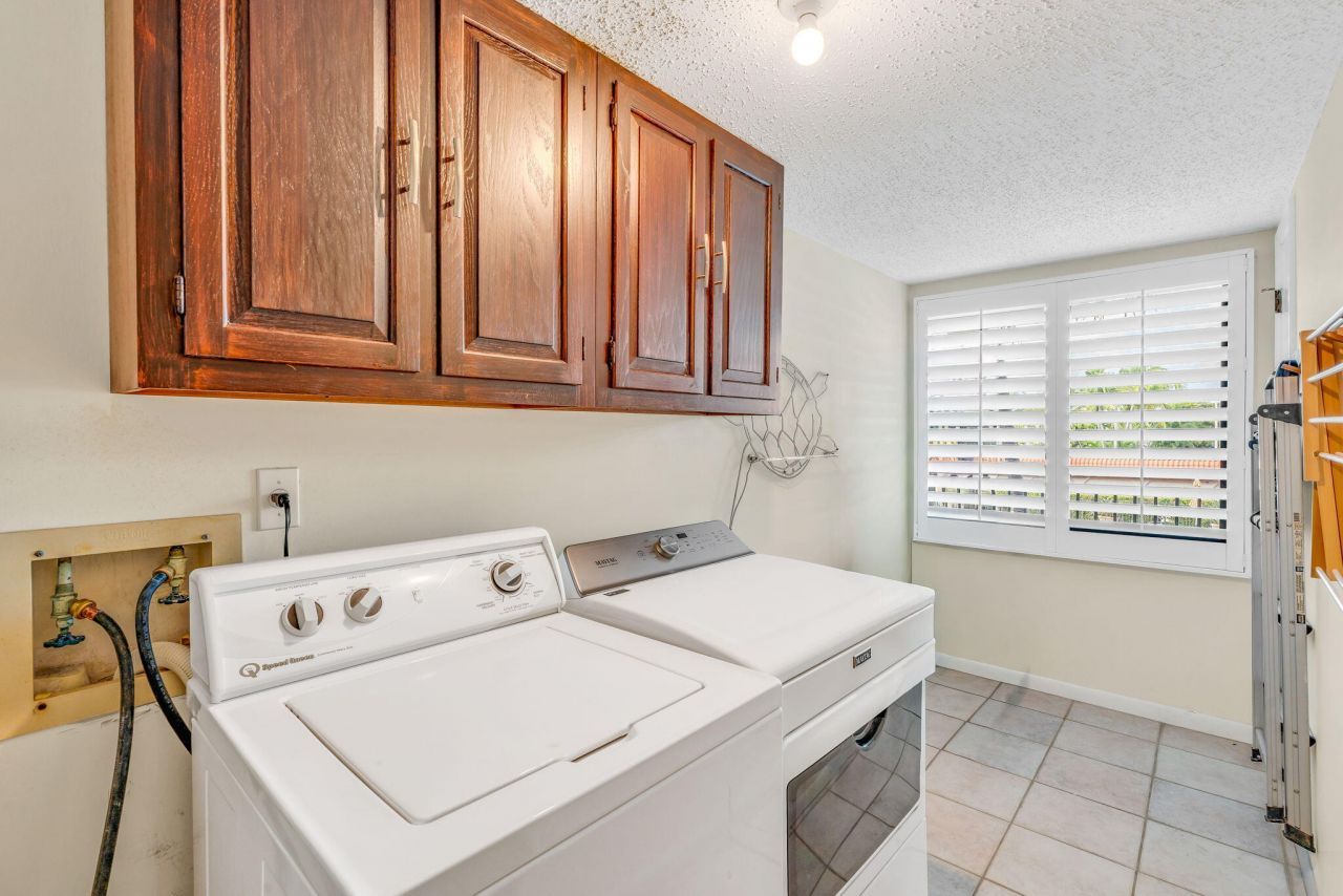 1001 W Ocean Drive, Unit 1-204, Key Colony, FL 33051 Photo
