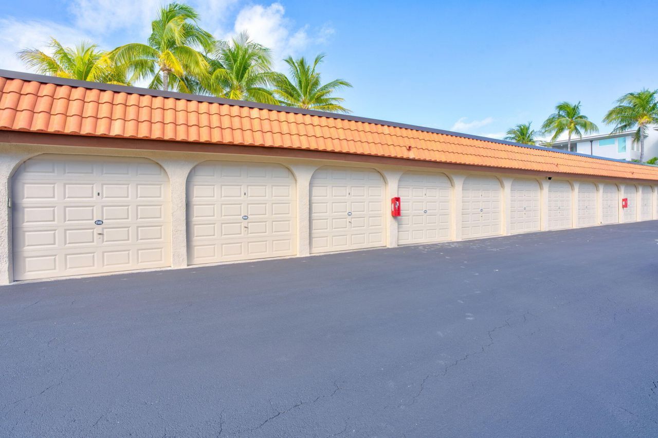 1001 W Ocean Drive, Unit 1-204, Key Colony, FL 33051 Photo